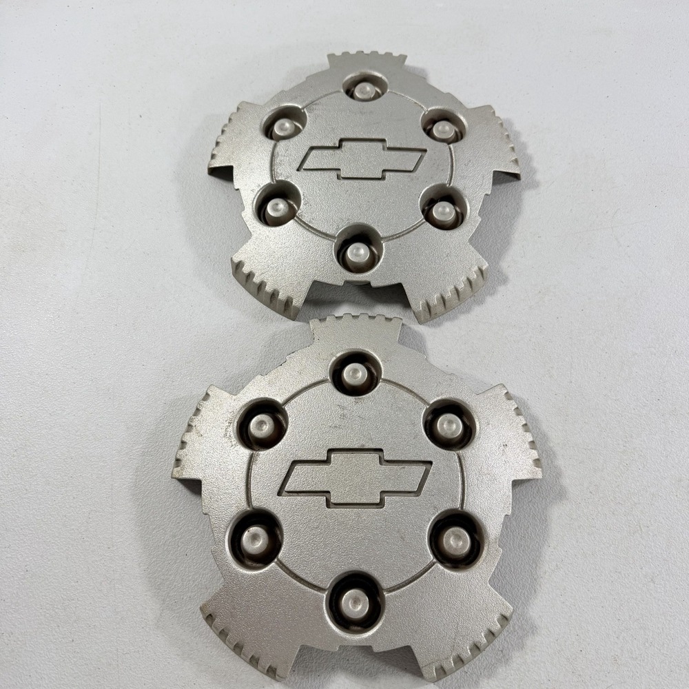 2004-2008 Chevrolet Colorado Silver OEM Wheel Center Cap P/N 9593994 Set Of 2